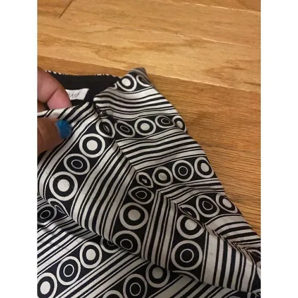 White House Black Market women's black patterned knee length lined silk skirt 6 - Picture 4 of 9